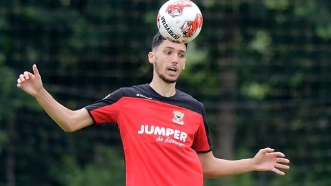 不论是盯人 不论是盯人